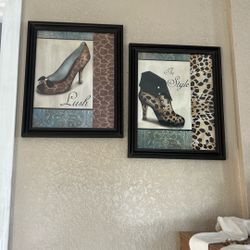 Animal Print Heel Wall Decode
