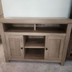Tv Stand ( Like New)