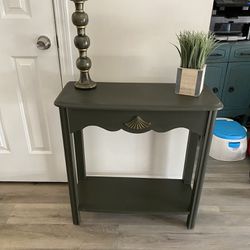 Small Wood Accent Table With Candle Holder And Candle