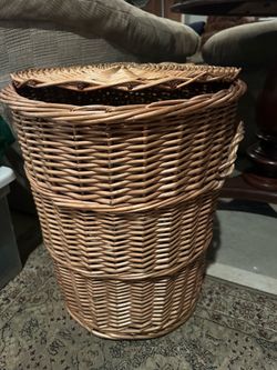 Wicker hamper