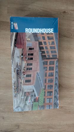 Unopened HO Scale Walthers Cornerstone Roundhouse kit
