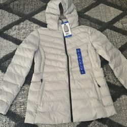 New Women’s Puffer Jacket Large 