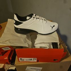 Men's White And Black Pumas Size 11 Never Worn