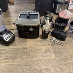 Bulk Electronic Kitchen Items Great Conditions 