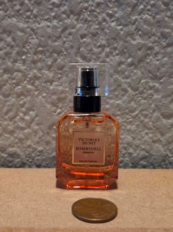 Victoria's Secret MINI Bombshell Paradise 7.5ml perfume spray