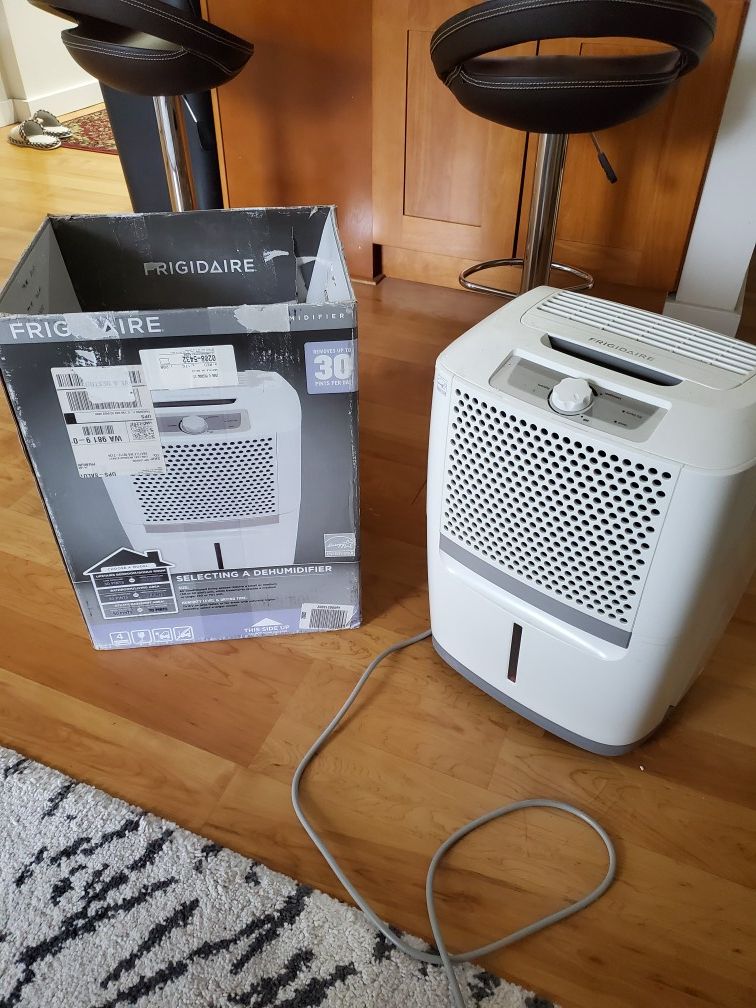 Frigidaire 30 pint Dehumidifier