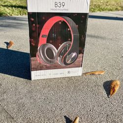 B39 Headphones