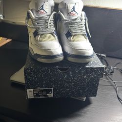 Air Jordan 4 Retro 