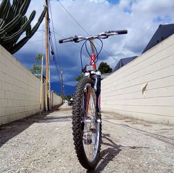 GT AGGRESSOR 3.0 ALUM FRAME ATB MTN BIKE REFURBISHED OBO