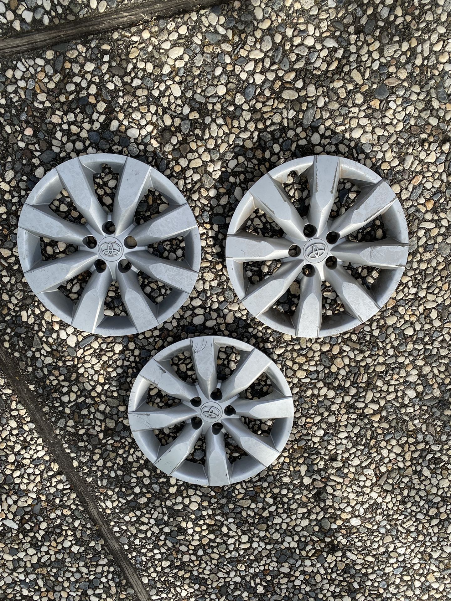 Set Of 3 OEM 2015 Toyota Corolla LE Hubcaps