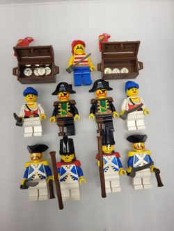 Lot Of Lego Vintage Pirates Minifigures with Accesories parrot treasure chests and lego gold coins
