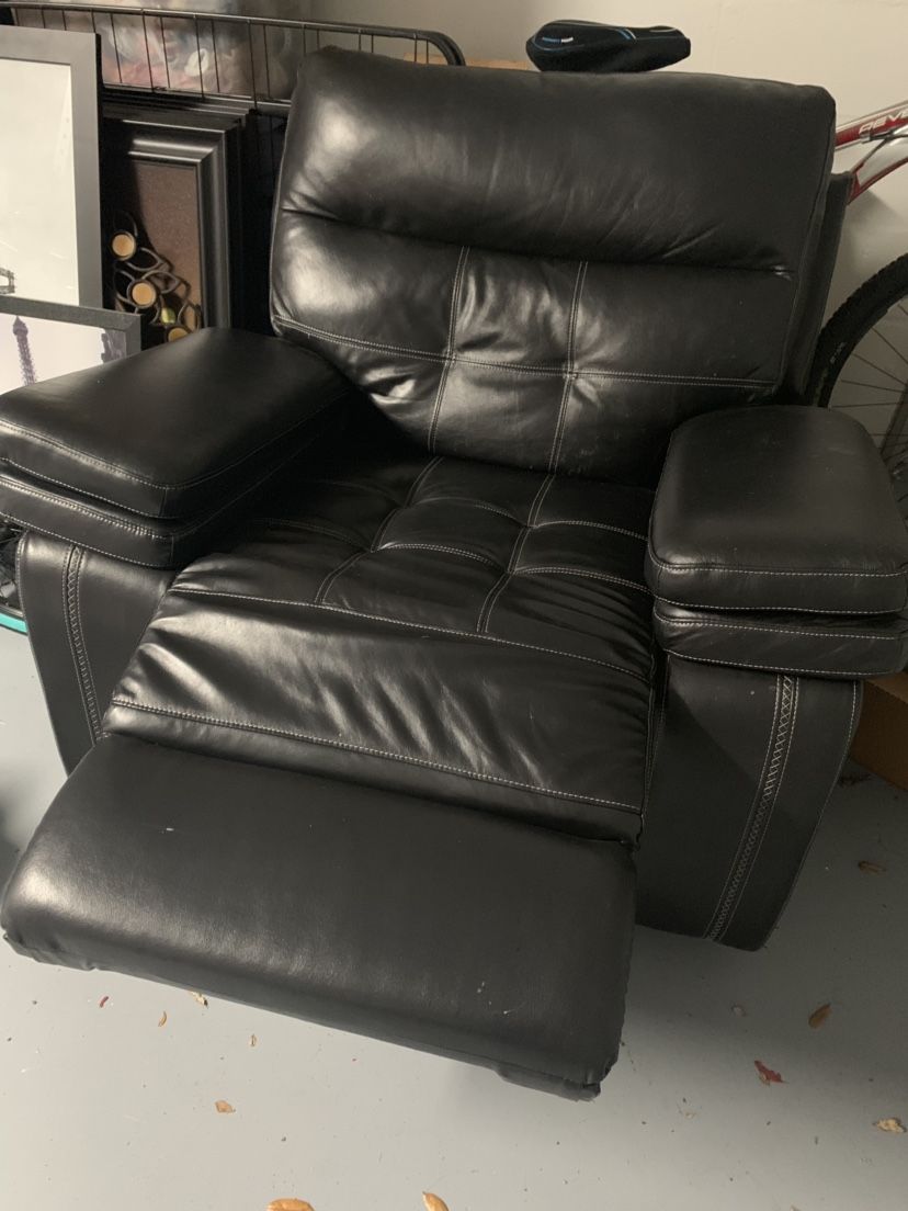 American Signature Recliner