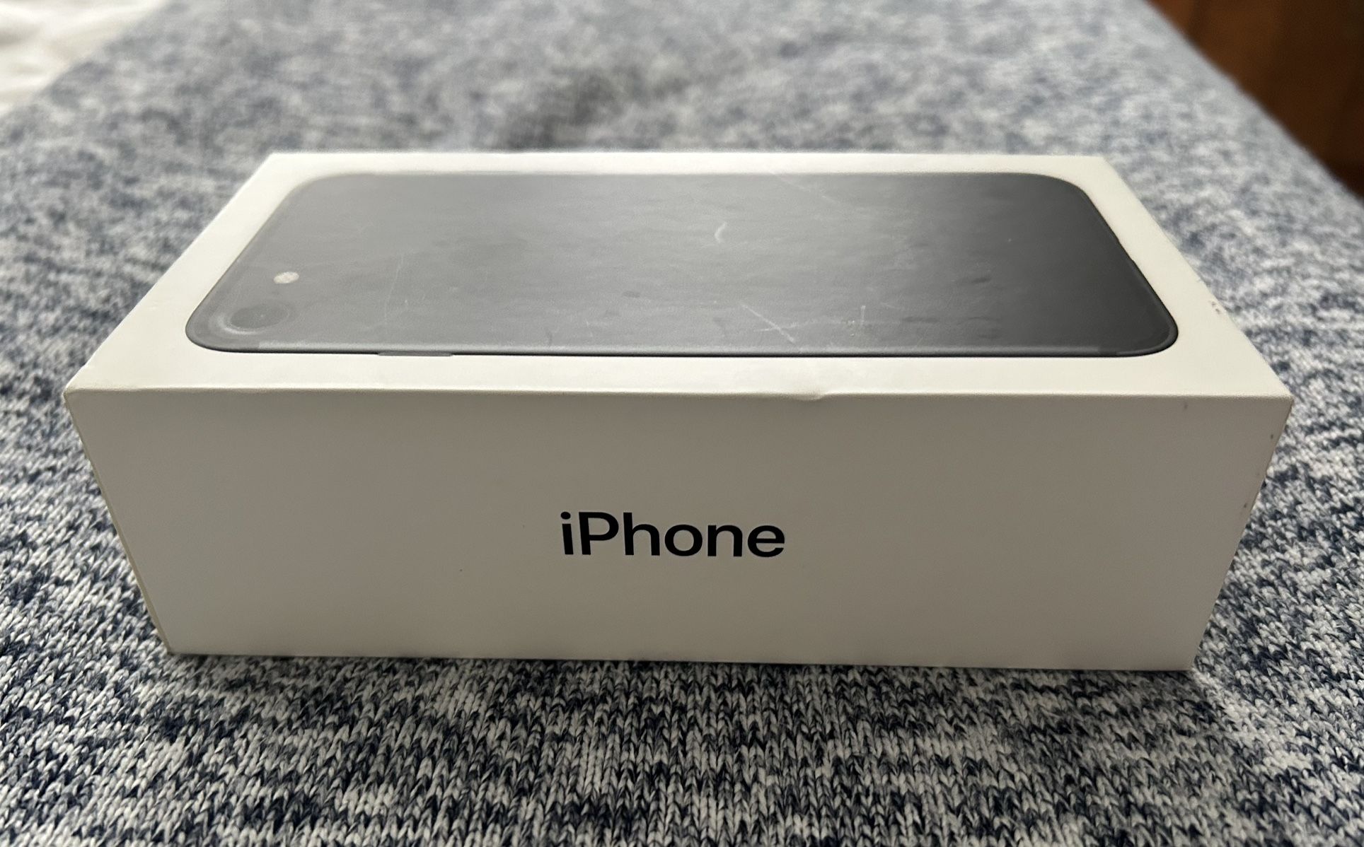 Pristine Apple iPhone 7 w/ Value Added Accessories