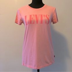 Womens Levis Pink Logo t-shirt size XS