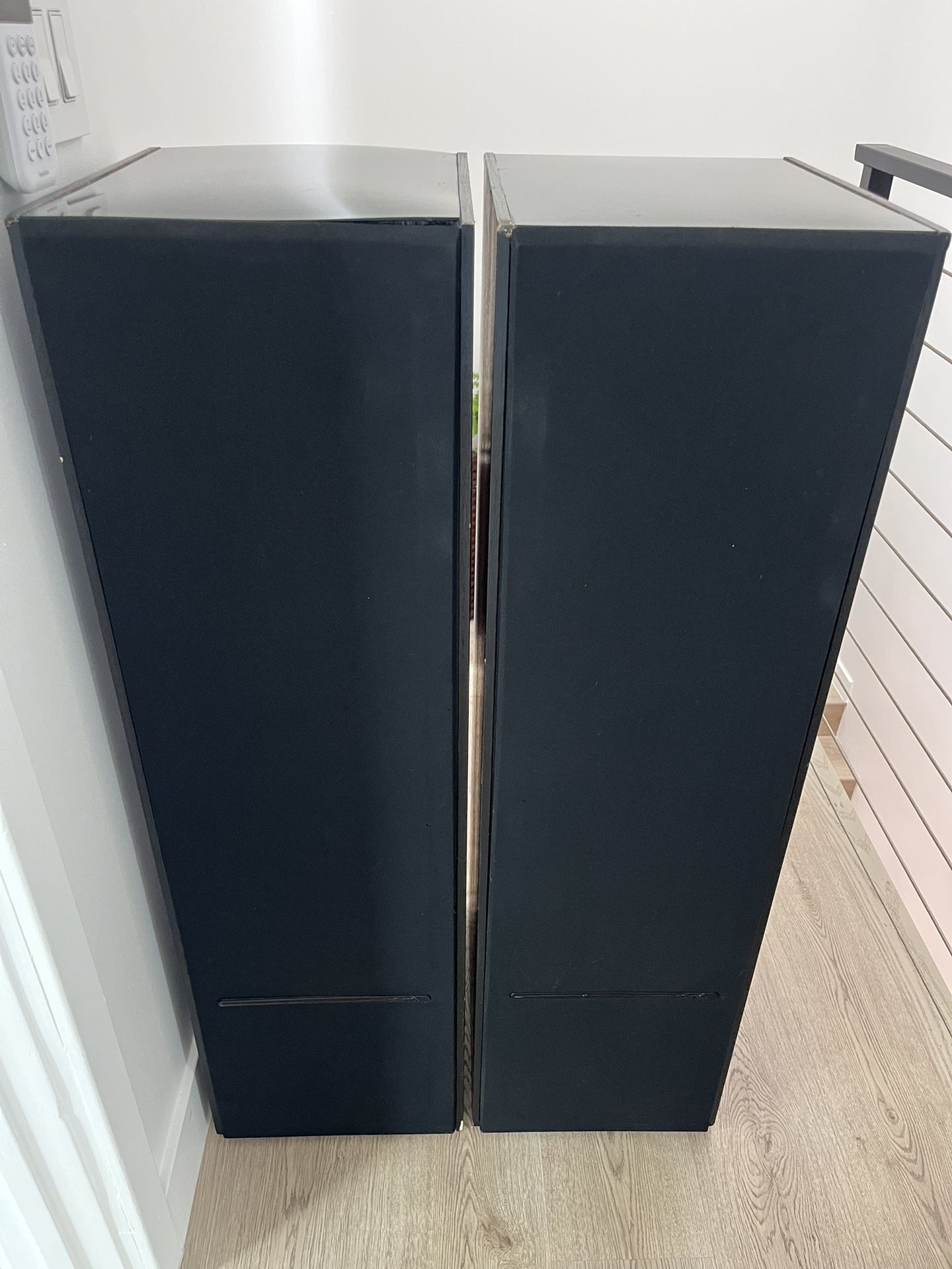 Polk Audio Real Time Array Speakers