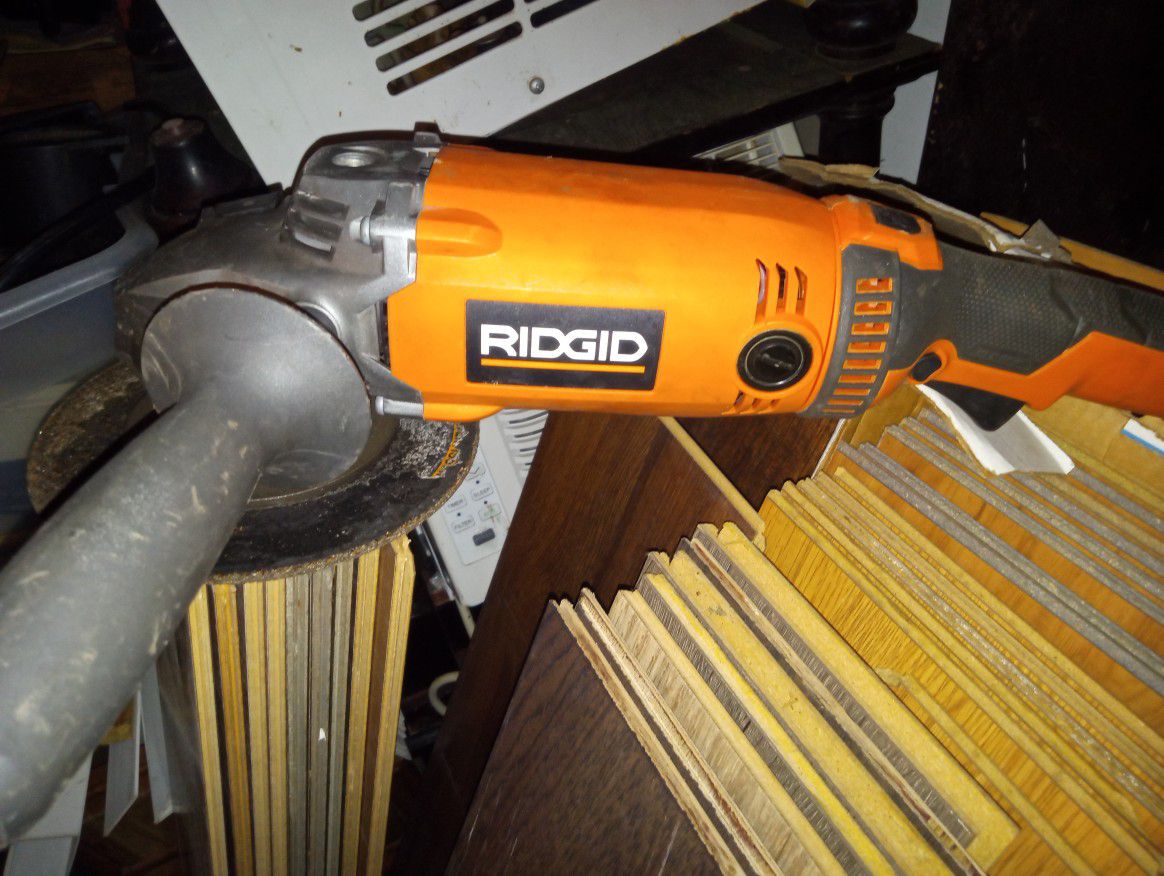 USED Ridgid R10202 Heavy Duty 15 Amp Corded Electric Angle Grinder Tool