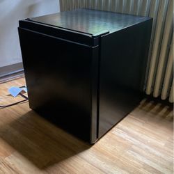 Hisense Minifridge