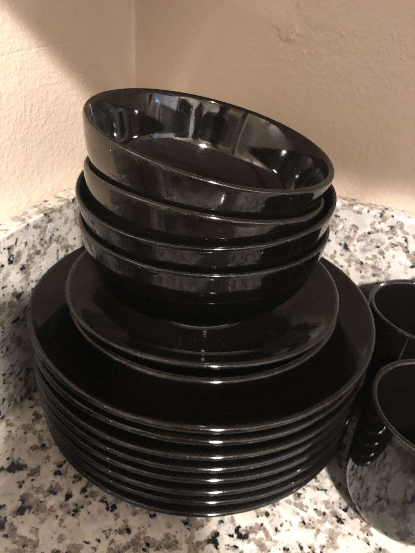 Plates, bowls and cups