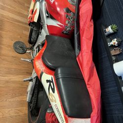 Yamaha R6 Motorcycle 