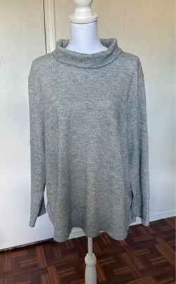 AVA & VIV Women’s light gray long sleeve top size 2X