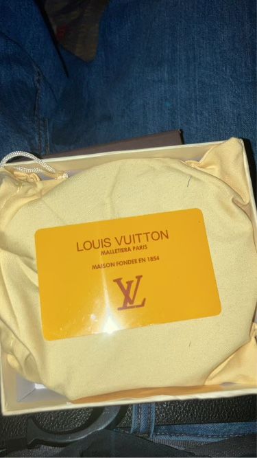 LV belt 200$