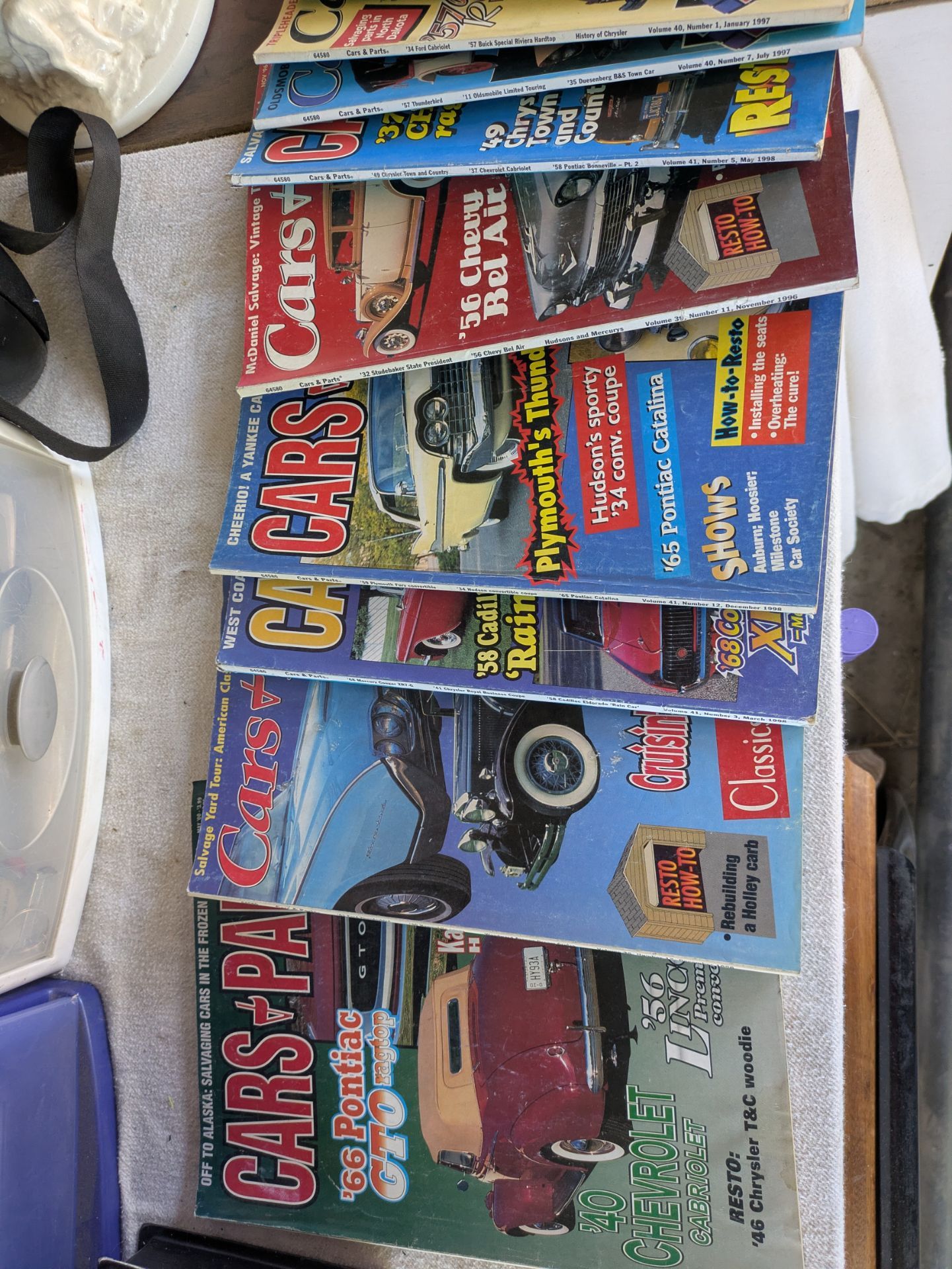 Car magazines, / DIY /CARS N PARTS /LOW RIDER