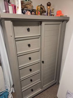 Dresser chests