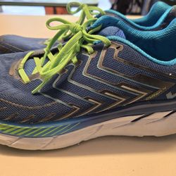 Hoka Clifton 4 