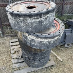 Bobcat Skeed Steer Tires 