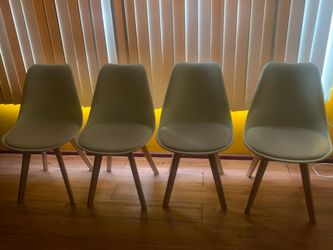 4 chairs 🪑