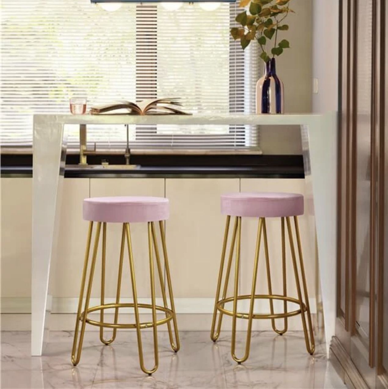 Set of 2 Bar Stools, 26.5 Inch Round Velvet Stools, Backless Counter Height Pub Chairs with Gold Legs for Kitchen, Dining Room, Pub, Cafe, Pink