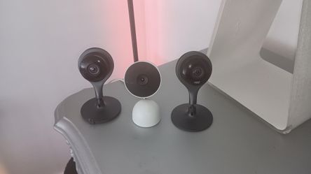 3 Google Nest Cameras