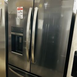 Acero En Negro Inoxidable-preusada Refrigeradora 