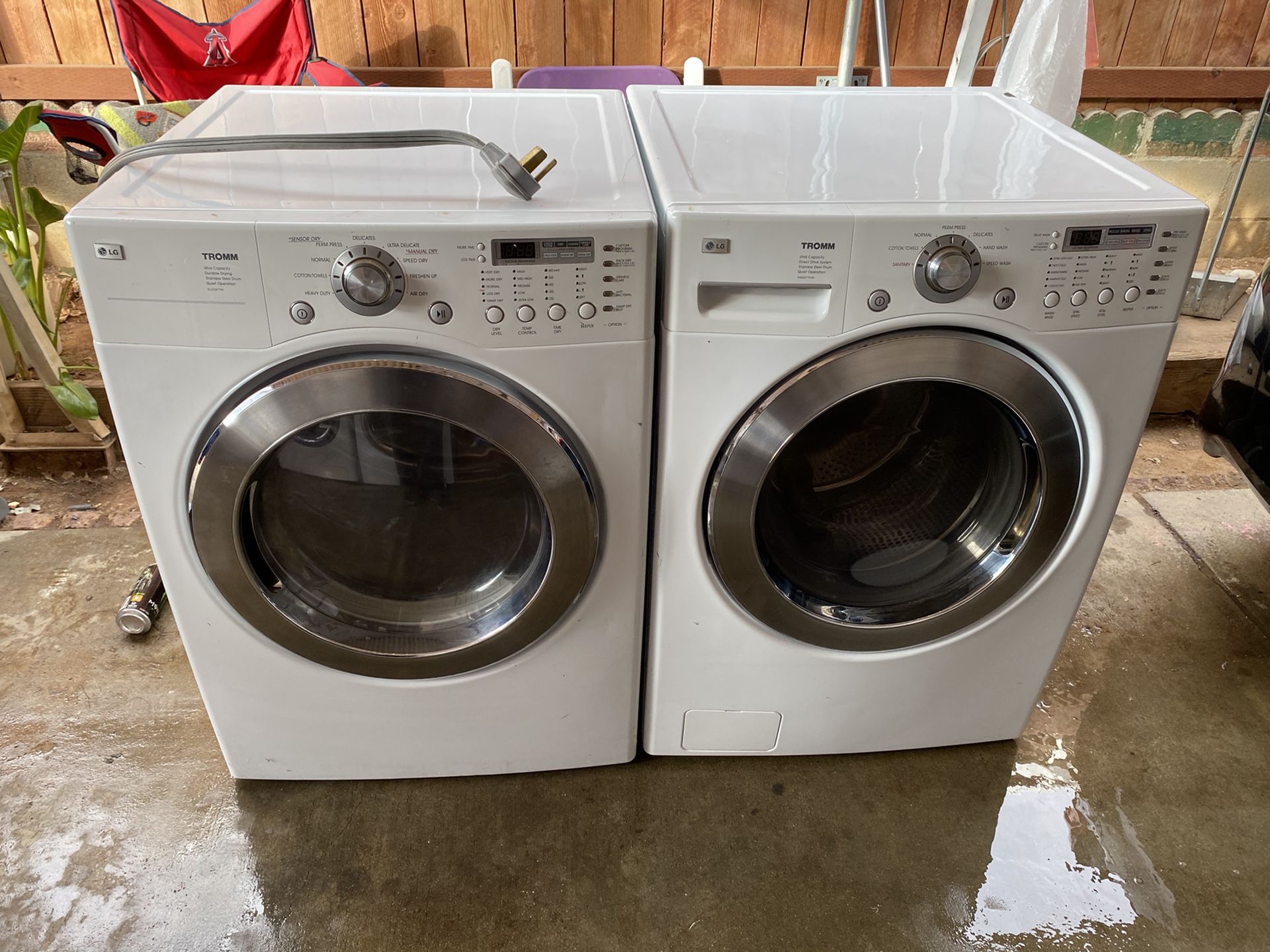 Lg Tromm washer and electric dryer