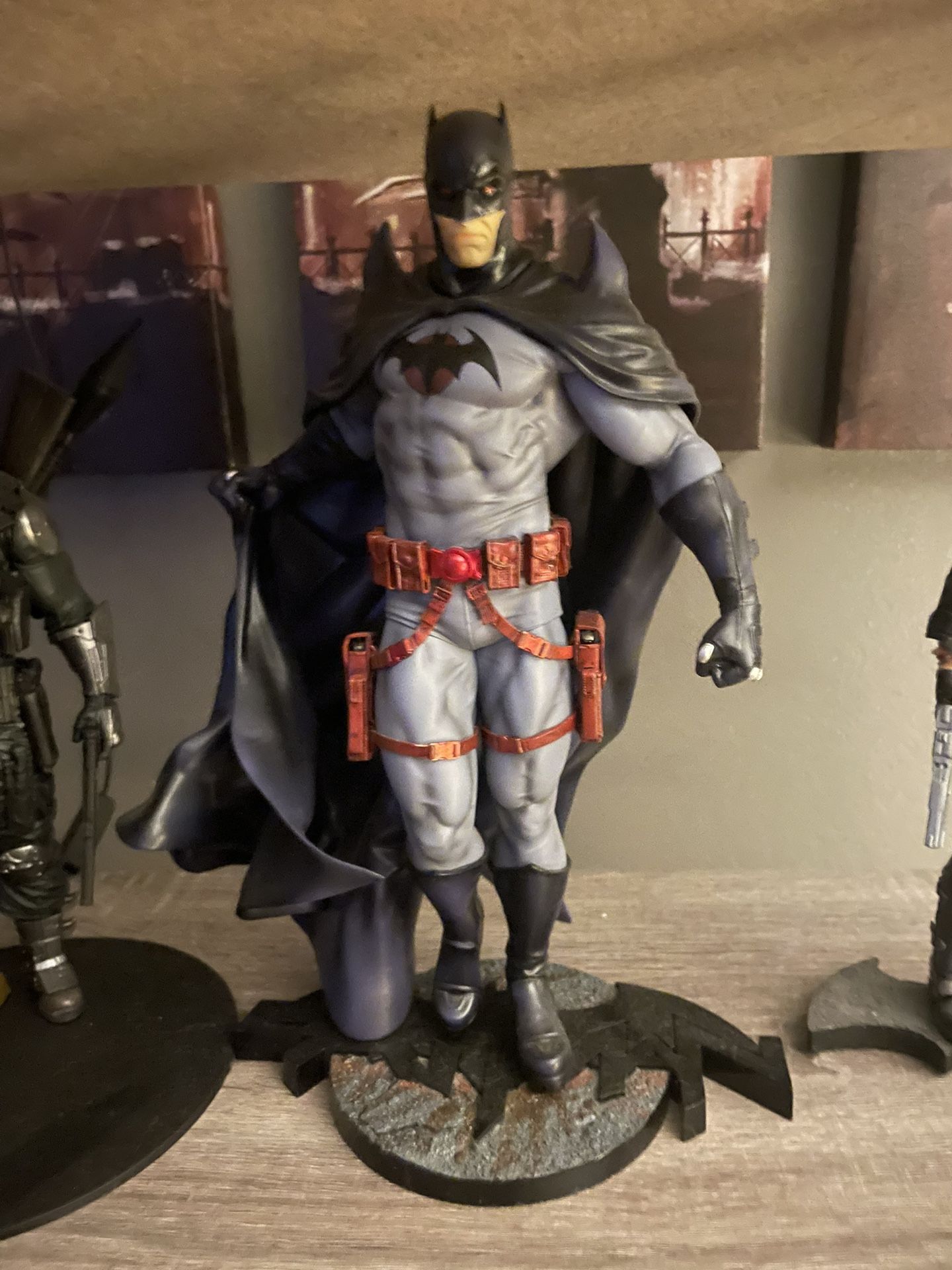Batman Flash point 11” Statue