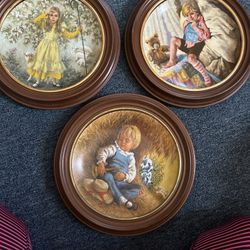 Decoration Set Of 3 For $40