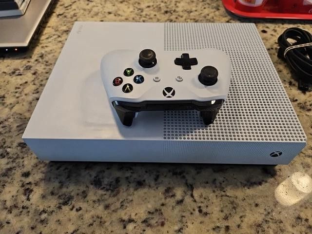 Microsoft Xbox Series S 1TB All-Digital Console (Disc-free Gaming) - White 1682