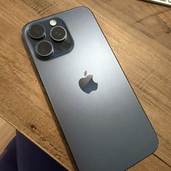 iPhone 15 Pro Max – Blue-Like New – Unlocked – No Scratches