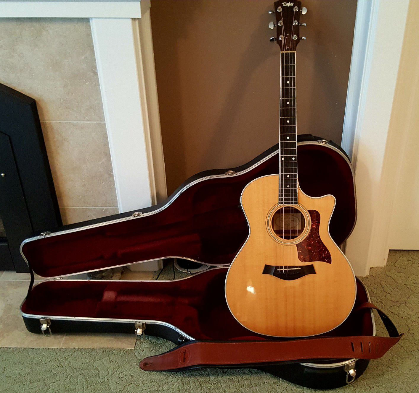 Taylor 414 CE GD ELE 6 String Guitar