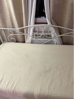 Twin size metal platform bed