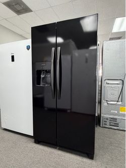 Refrigerator black