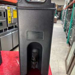 Black Cambro Hot Cold 500LCD liquid drink dispenser counter top coffee tea insulated and sealed transport catering safe nsf health dept restaurant kit