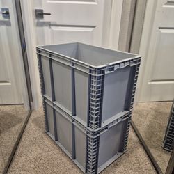 Grey solid plastic containers with lids