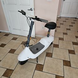 ELECTRIC SCOOTER OKAI WORKS PERFECTLY LED LIGHTS,INCLUDING CHARGER, 15MPH YOU CAN DRIVING BEFORE PURCHASE FOR ANY QUESTION TEXT ME PLEASE SE HABLA ESP