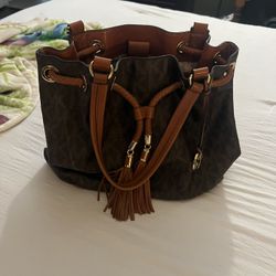 Michael Kors Jet Set Drawstring Shoulder bag