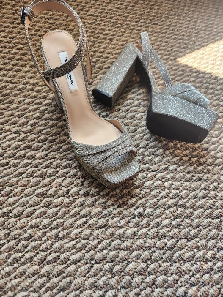 Silver Heels Platform
