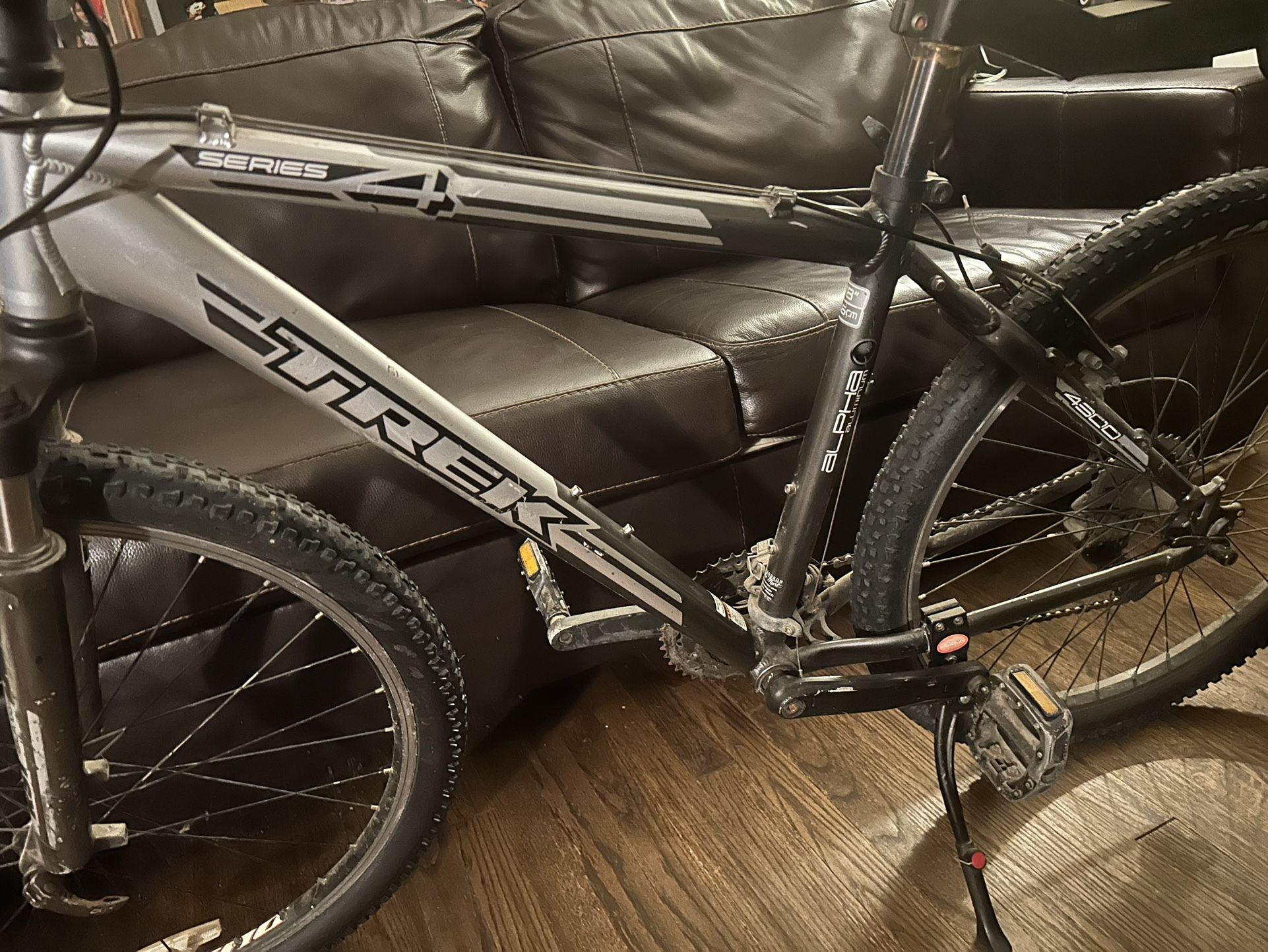 Trek alpha 4 series mountain good condition has lots of scuffs tires like new rides smooth 18 inch asking 170