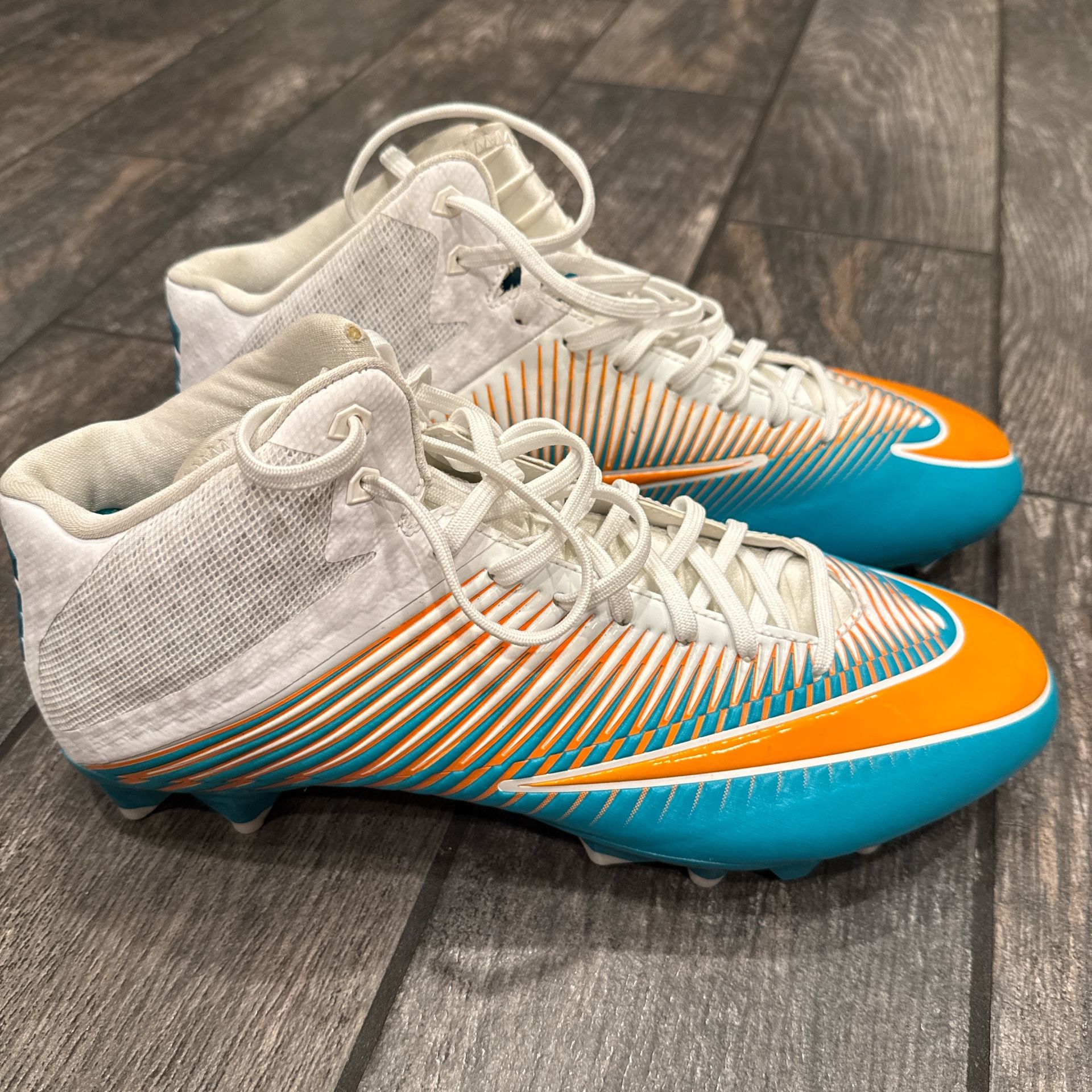 New Nike Vapor 10 Elite football cleats in white and orange teal #football #cleats