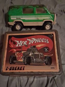 Hot Wheels T-Bucket Metal Lunch Box & Tonka Truck