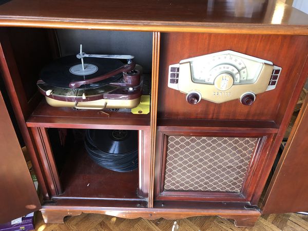 Antique Zenith Tuner And Record Player In Original Cabinet For